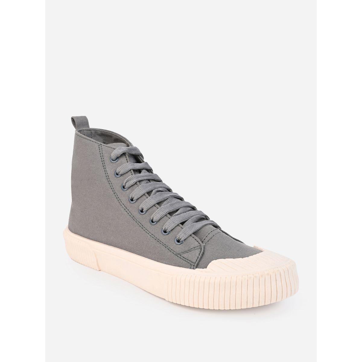 حذاء سنيكرز بنسيج كانفاس ورباط غلق-men-shoes-sneakers-image-2