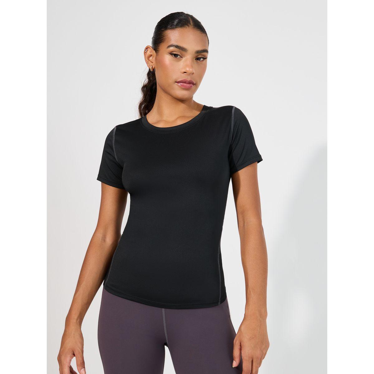 بلوزة بتفاصيل درزات-women-clothing-sportswearandactivewear-tshirtsandvests-image-1