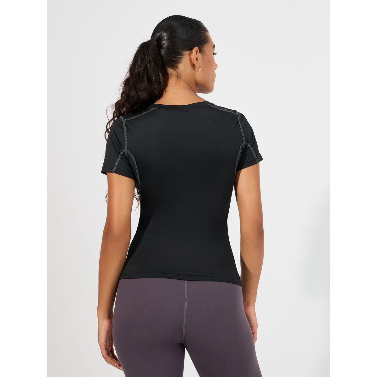 بلوزة بتفاصيل درزات-women-clothing-sportswearandactivewear-tshirtsandvests-image-4