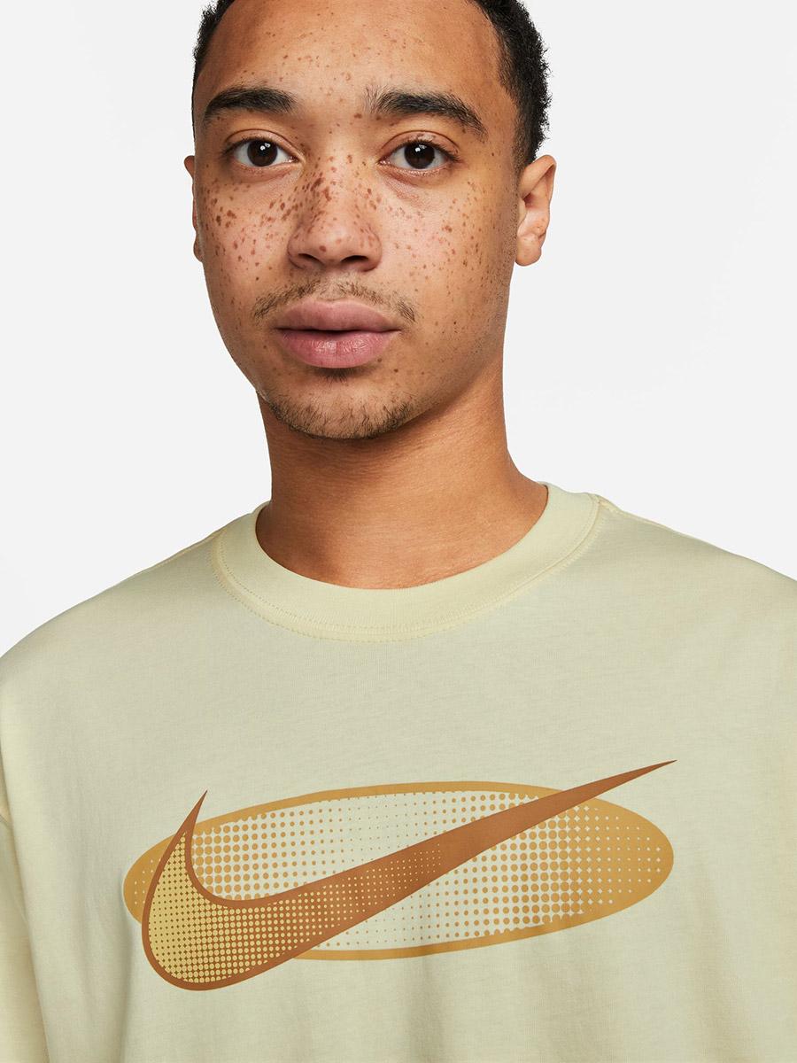 Nike Sportswear Swoosh Logo T-Shirt-men-clothing-tshirtsandpolos-tshirts-image-2