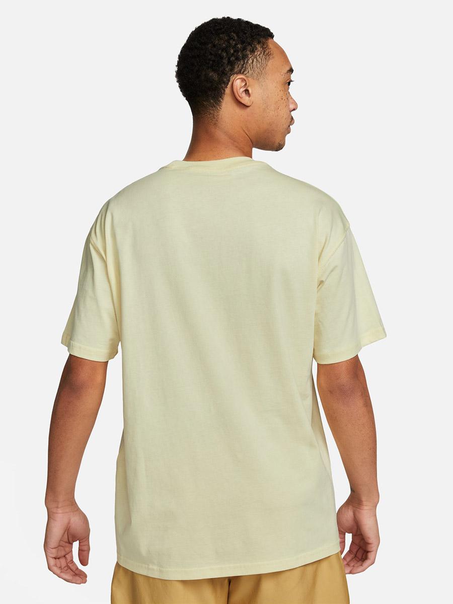 Nike Sportswear Swoosh Logo T-Shirt-men-clothing-tshirtsandpolos-tshirts-image-3