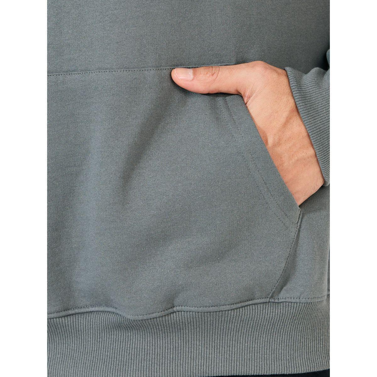 هودي فليس بقصة مريحة وياقة دائرية-men-winterwear-hoodiesandsweatshirts-image-3