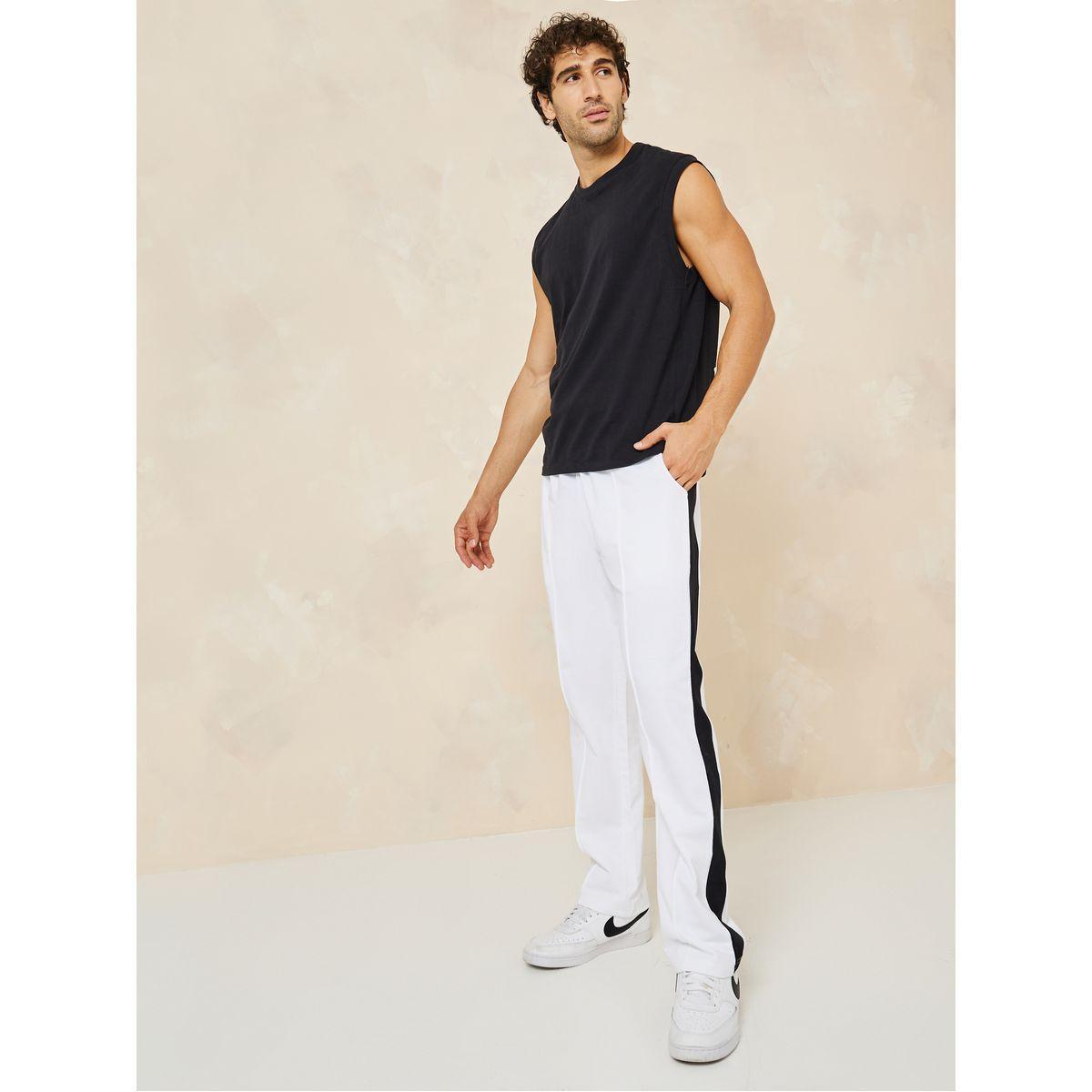 جوغر بقصة مستقيمة وحزوز-men-clothing-bottoms-joggers-image-1
