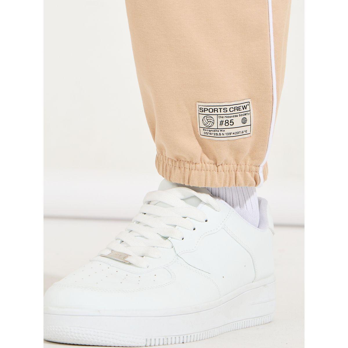 جوغر تيري بقصة مريحة وتفاصيل محزوزة-men-clothing-bottoms-joggers-image-4