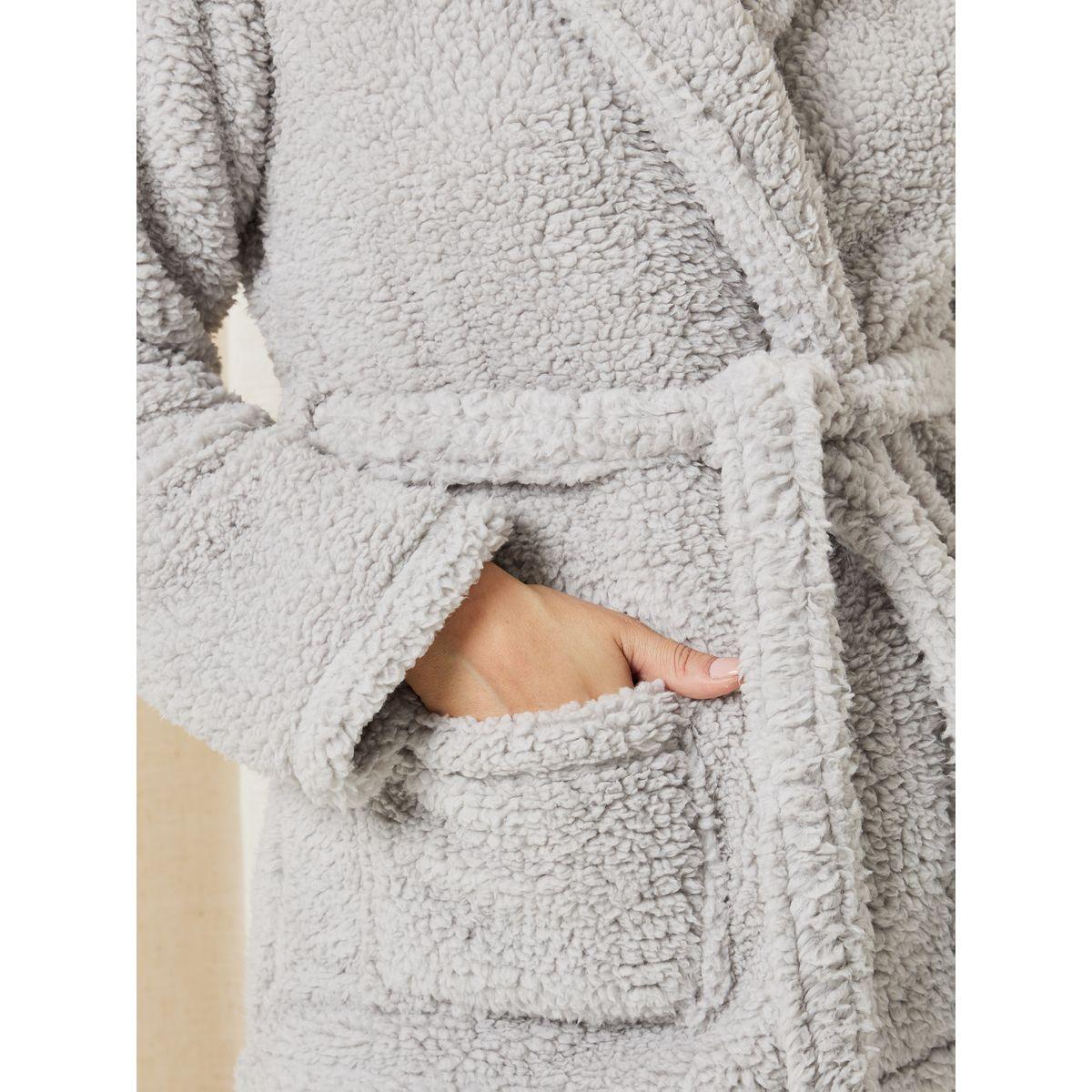 طقم بيجاما من ( بنطال + روب )-women-clothing-nightwear-pyjamas-longsets-image-4