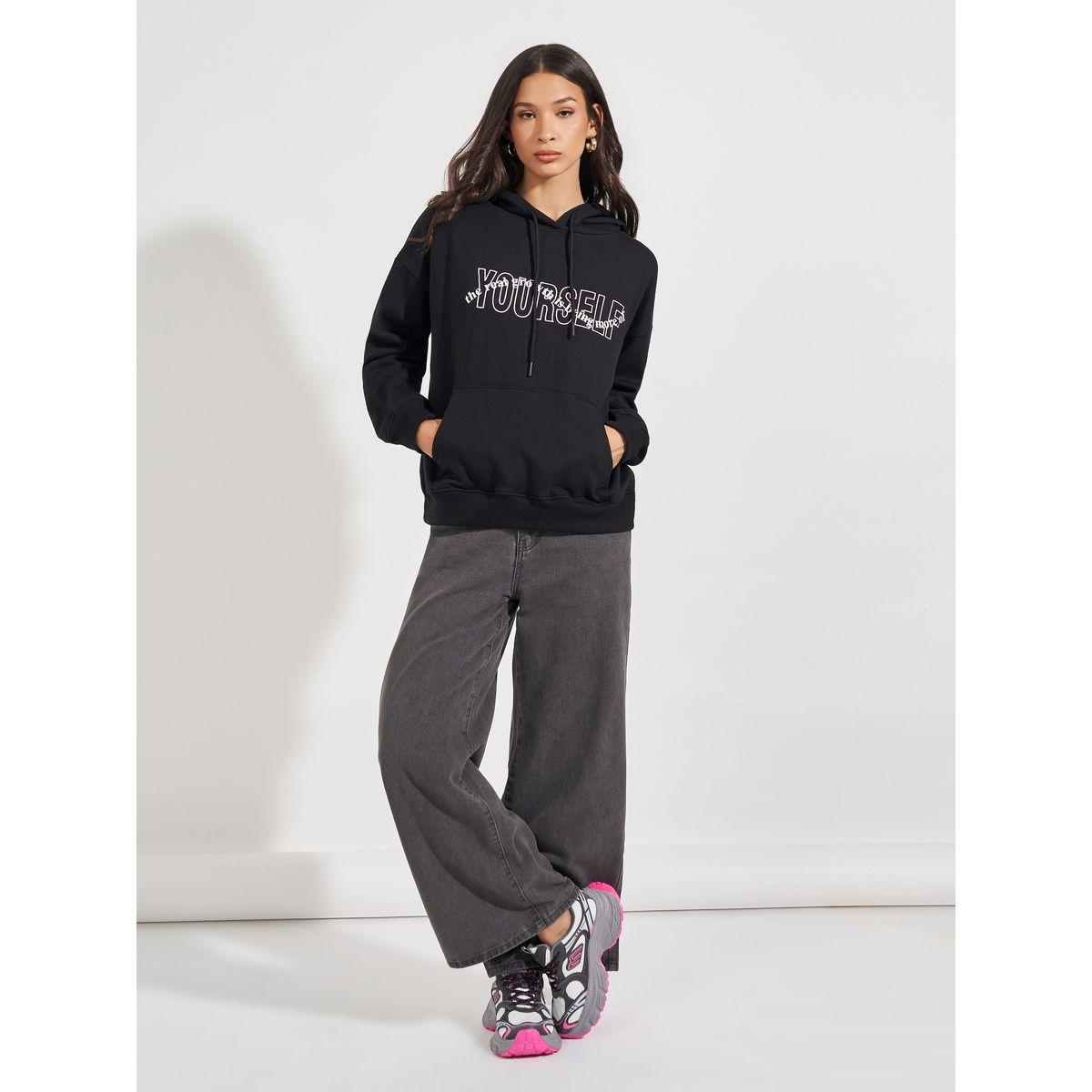 هودي فضفاض مطبع بطبعة كتابة-women-winterwear-hoodiesandsweatshirts-hoodies-image-2