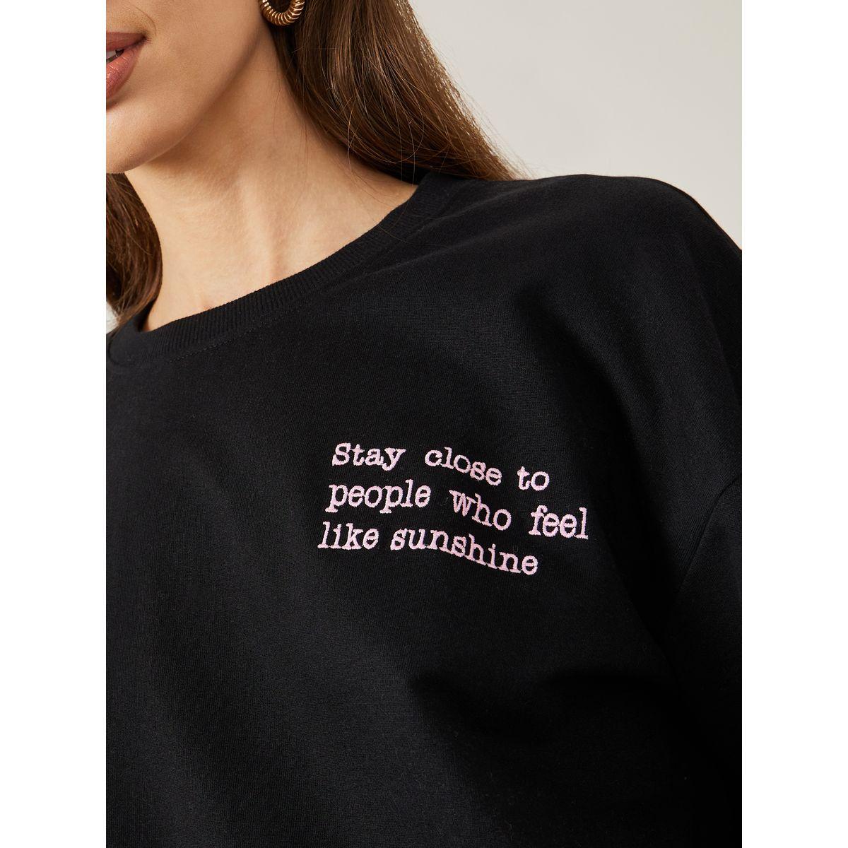 سويت شيرت واسع بكتابة مطرزة-women-winterwear-hoodiesandsweatshirts-sweatshirts-image-3
