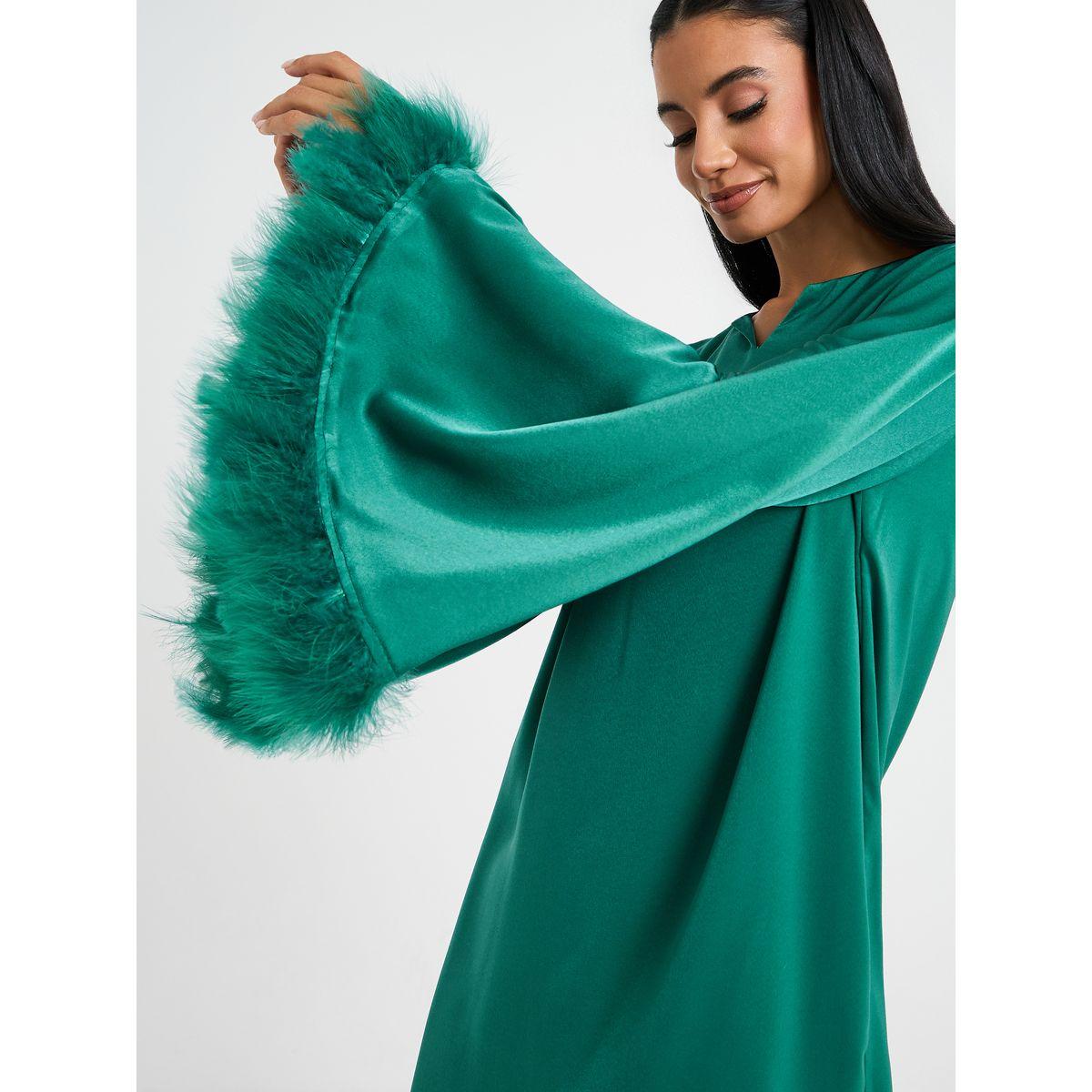 Styli Side Slit Trumpet Sleeve Shift Maxi Dress With Faux Fur Trim-women-clothing-dresses-image-4