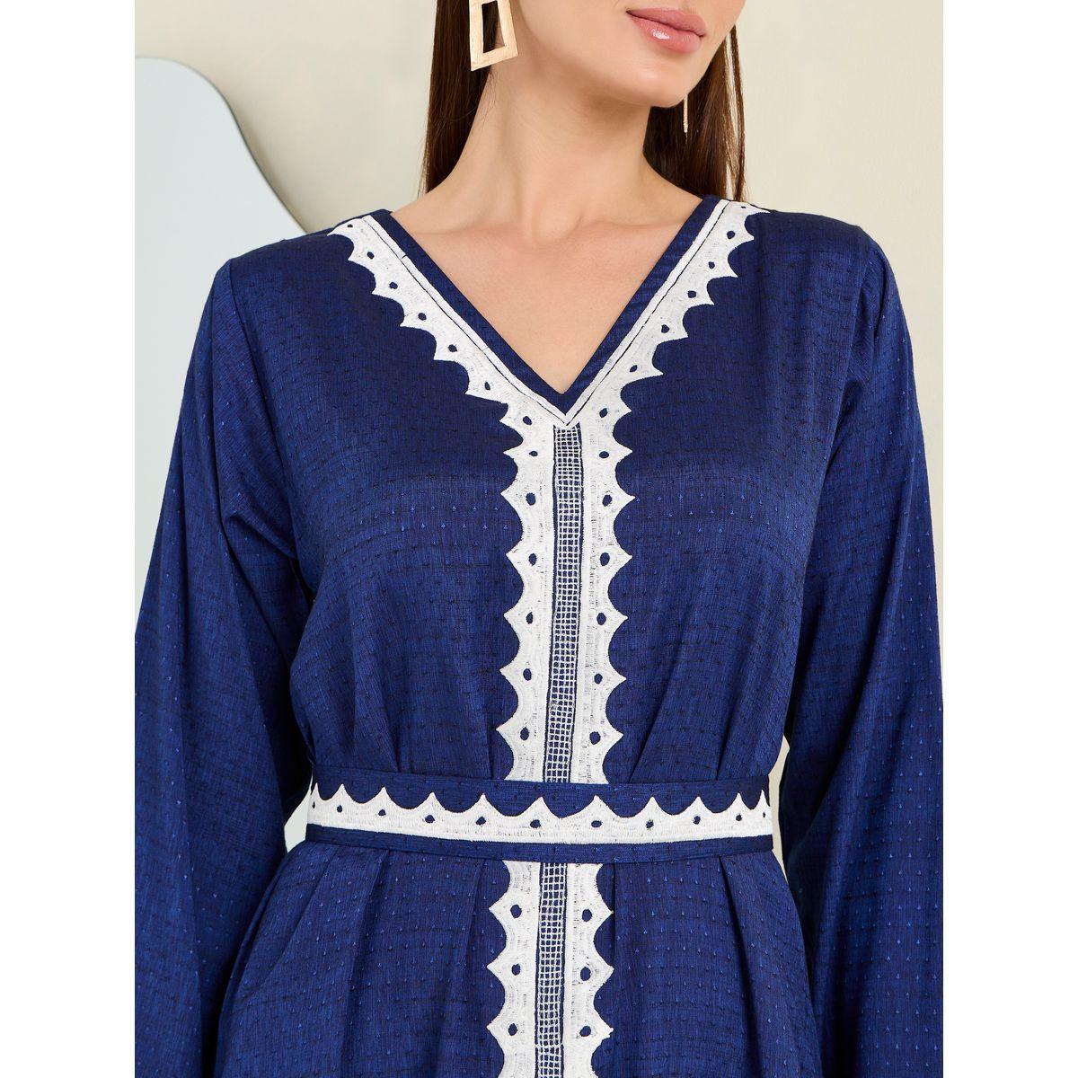 جلابية بتداخلات مُطرّزة وحزام-women-arabicclothing-jalabiyas-image-4