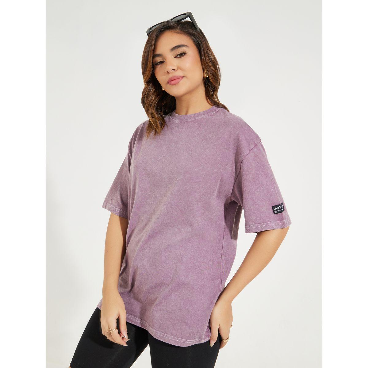 تيشيرت فضفاض مزين بشارة مع أكمام قصيرة-women-clothing-tshirts-image-3