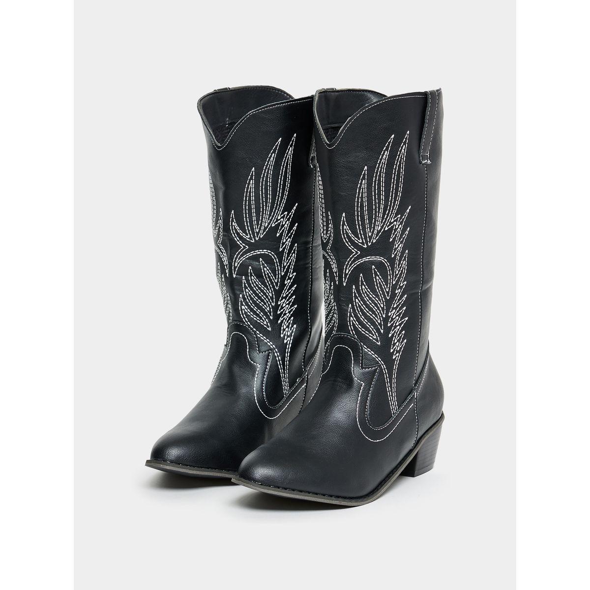 بوت برقبة عالية وتفاصيل مدروزة-women-shoes-boots-image-3