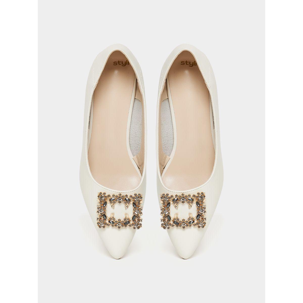 حذاء رسمي مزين بحلية-women-shoes-heels-image-4
