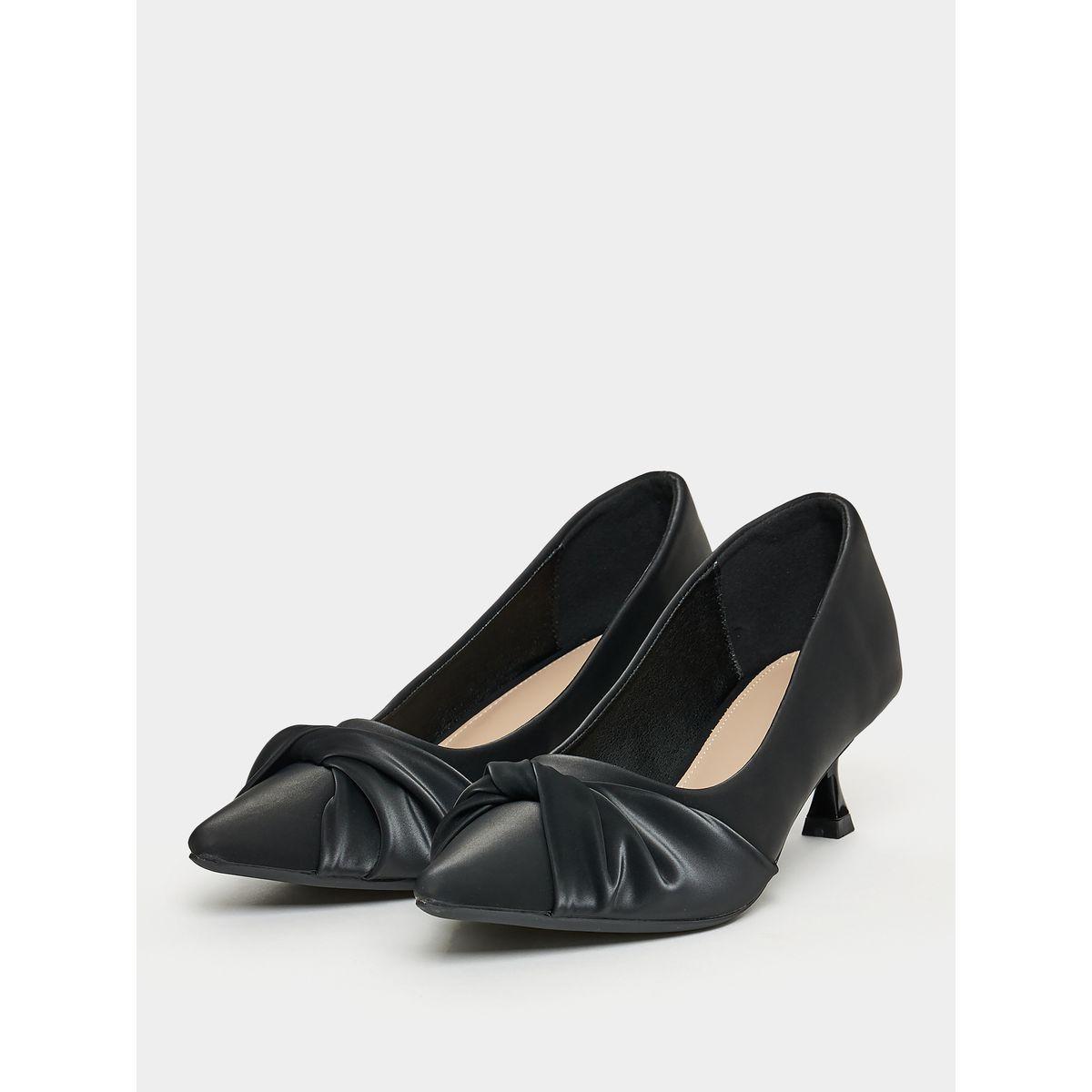 حذاء بمقدمة مدببة ومزين بعقدة-women-shoes-heels-image-2
