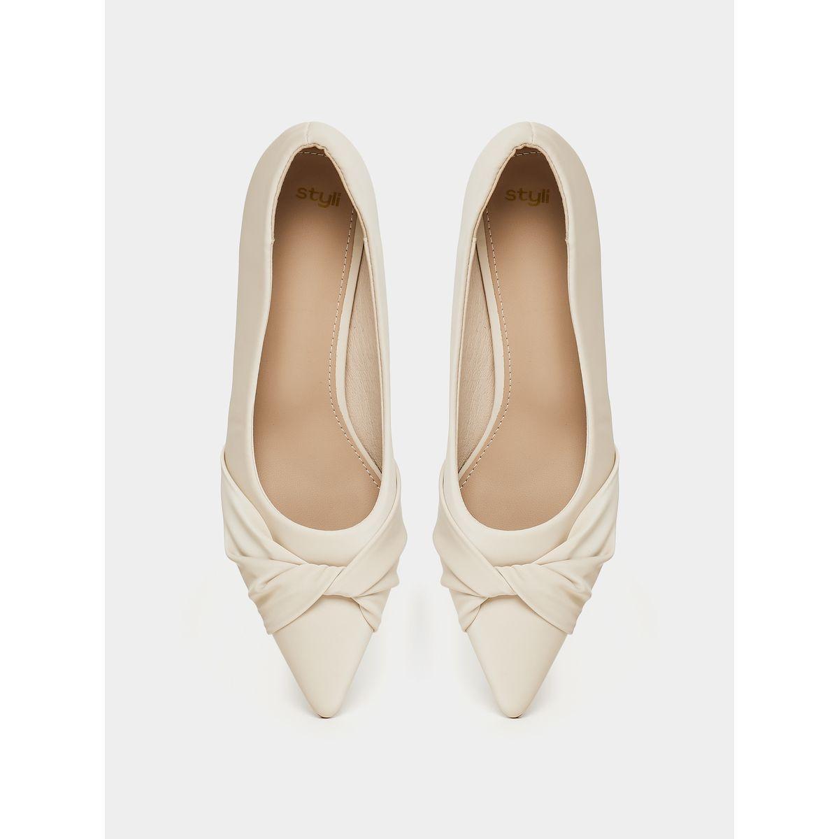 حذاء بمقدمة مدببة ومزين بعقدة-women-shoes-heels-image-4
