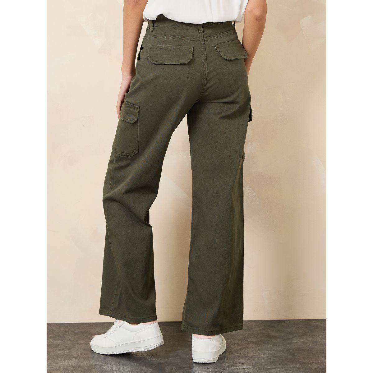 جينز بقصة مستقيمة وجيوب كارجو-women-clothing-bottoms-jeans-image-4
