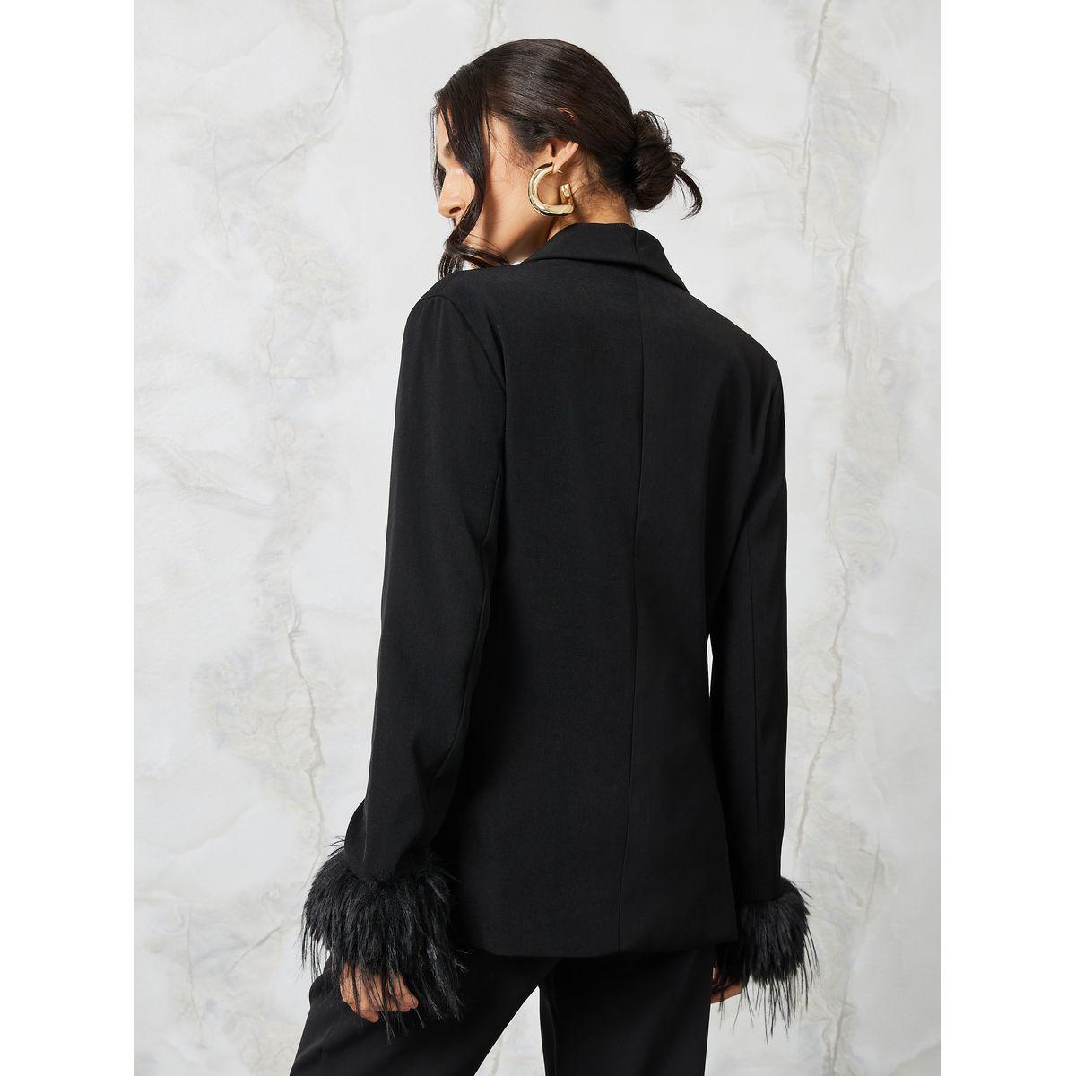 بليزر كاجوال بتفاصيل فرو صناعي-women-clothing-coatsandjackets-blazers-image-5