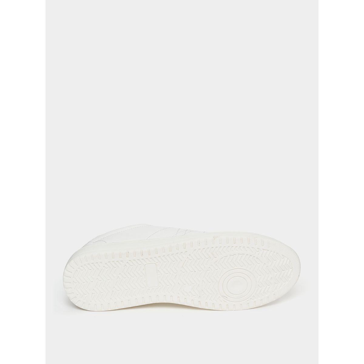 Styli Stitched Contrast Tab Detail Low Top Sneakers-men-shoes-sneakers-image-6