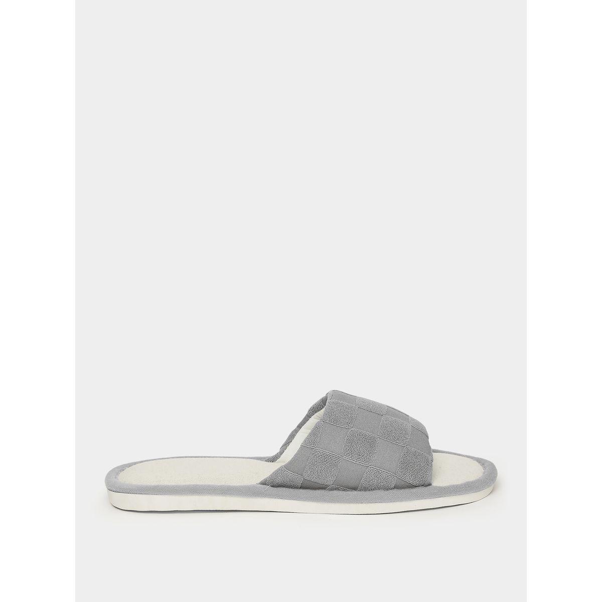 شبشب غرفة نوم-men-shoes-flipflopsandslides-image-1