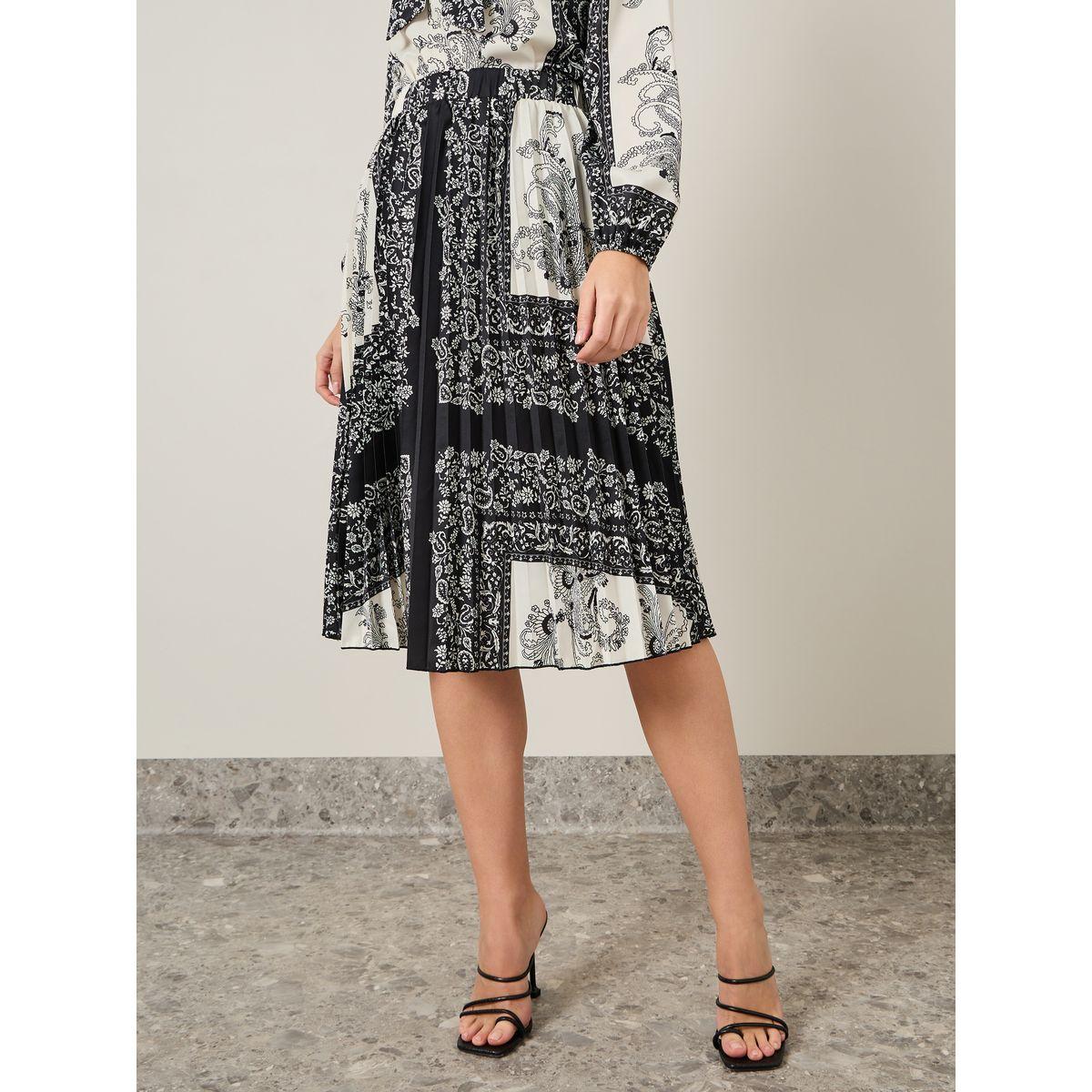 Styli Paisley Print Pleated Knee Length Skirt-women-clothing-bottoms-skirts-image-2