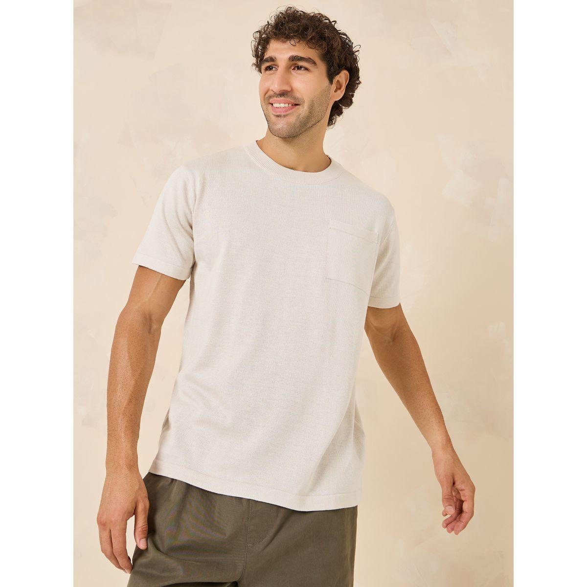 تيشيرت محبوك بقصة مريحة وجيب-men-clothing-tshirtsandpolos-tshirts-image-1
