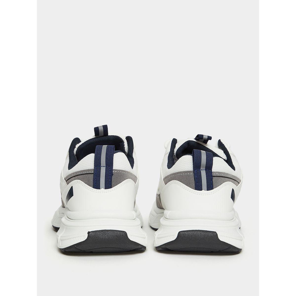 حذاء سنيكرز بتفاصيل مدروزة-men-shoes-sneakers-image-3