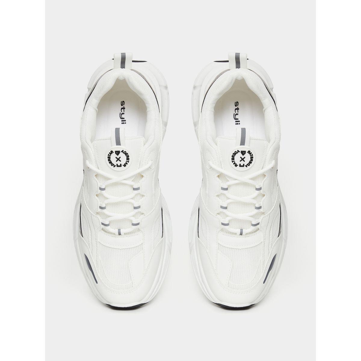 حذاء سنيكرز بتفاصيل مدروزة-men-shoes-sneakers-image-4
