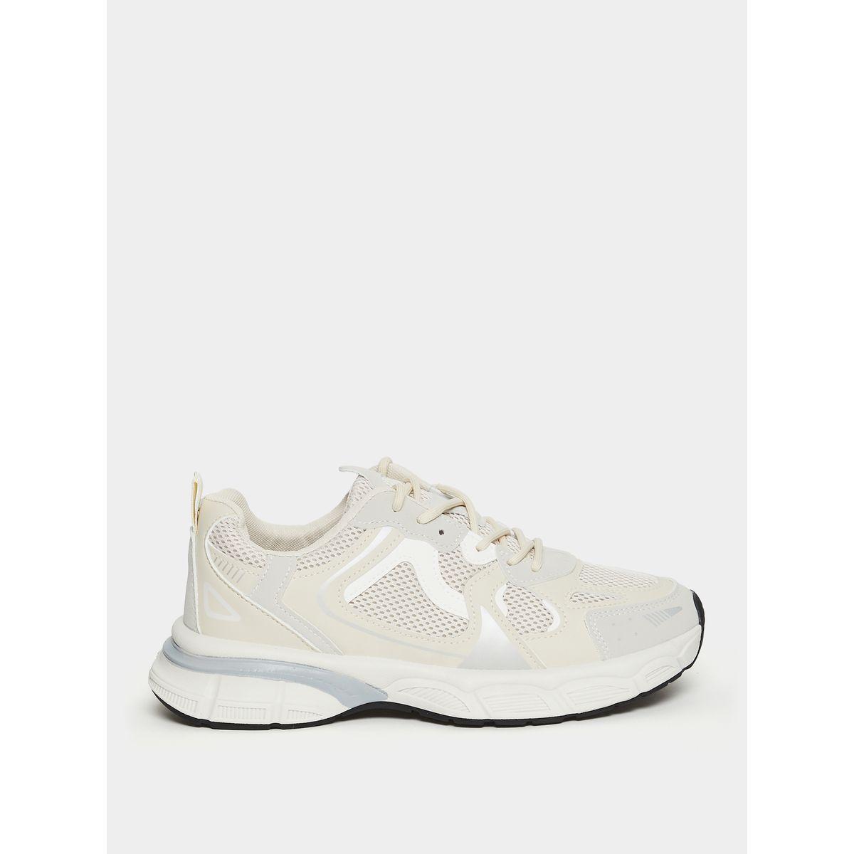 حذاء سنيكرز بتفاصيل مدروزة-men-shoes-sneakers-image-1