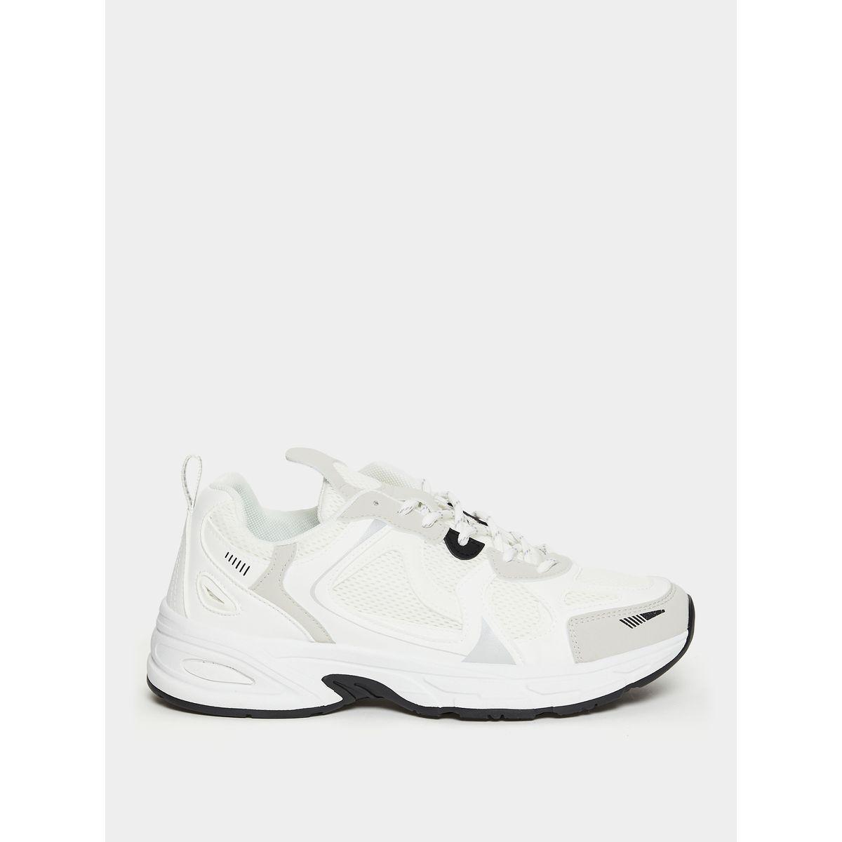 حذاء سنيكرز بتفاصيل مدروزة-men-shoes-sneakers-image-1