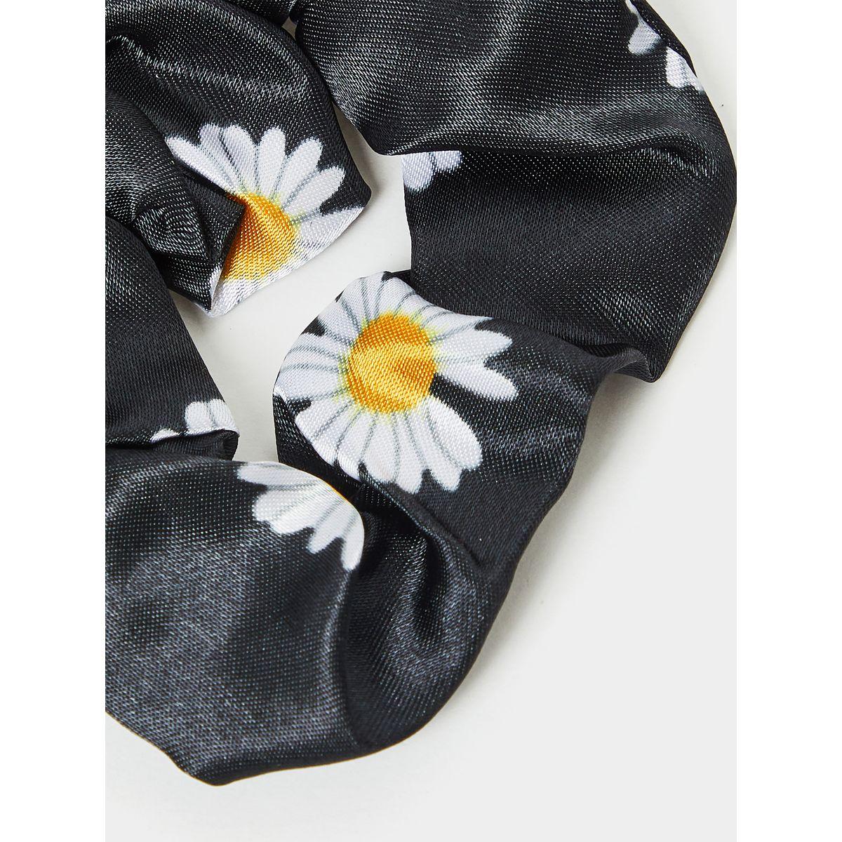 Styli Pack of 3 - Floral Print Scrunchie-women-hairaccessories-scrunchies-image-6