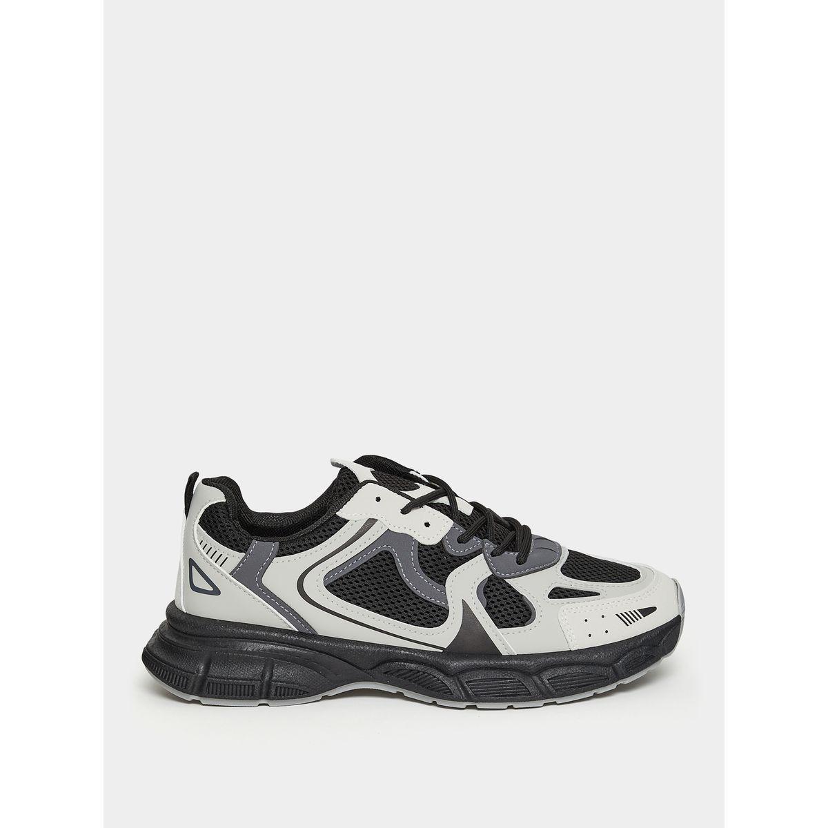 حذاء سنيكرز بتفاصيل مدروزة-men-shoes-sneakers-image-1
