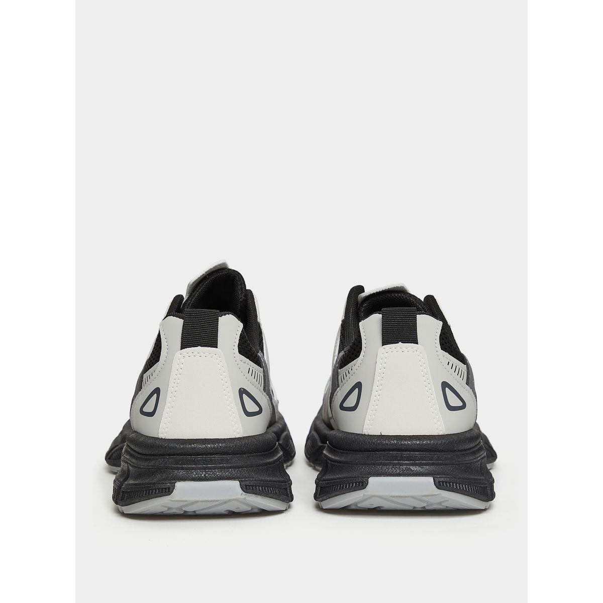 حذاء سنيكرز بتفاصيل مدروزة-men-shoes-sneakers-image-3