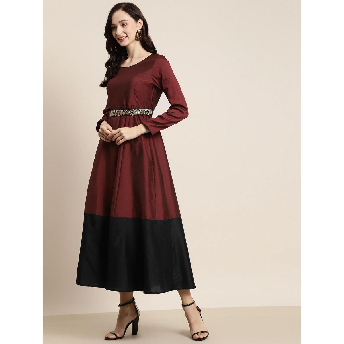 Sassafras X Styli Contrast Border Embroidered Belt Detail Maxi Dress-women-clothing-dresses-image-3