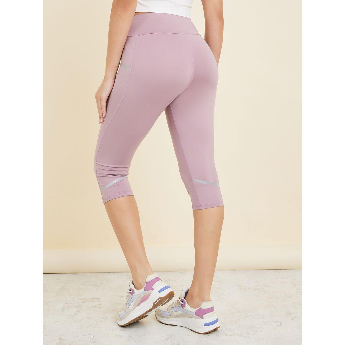 بنطال كابري بشارة عاكسة للضوء-women-clothing-sportswearandactivewear-bottoms-image-5