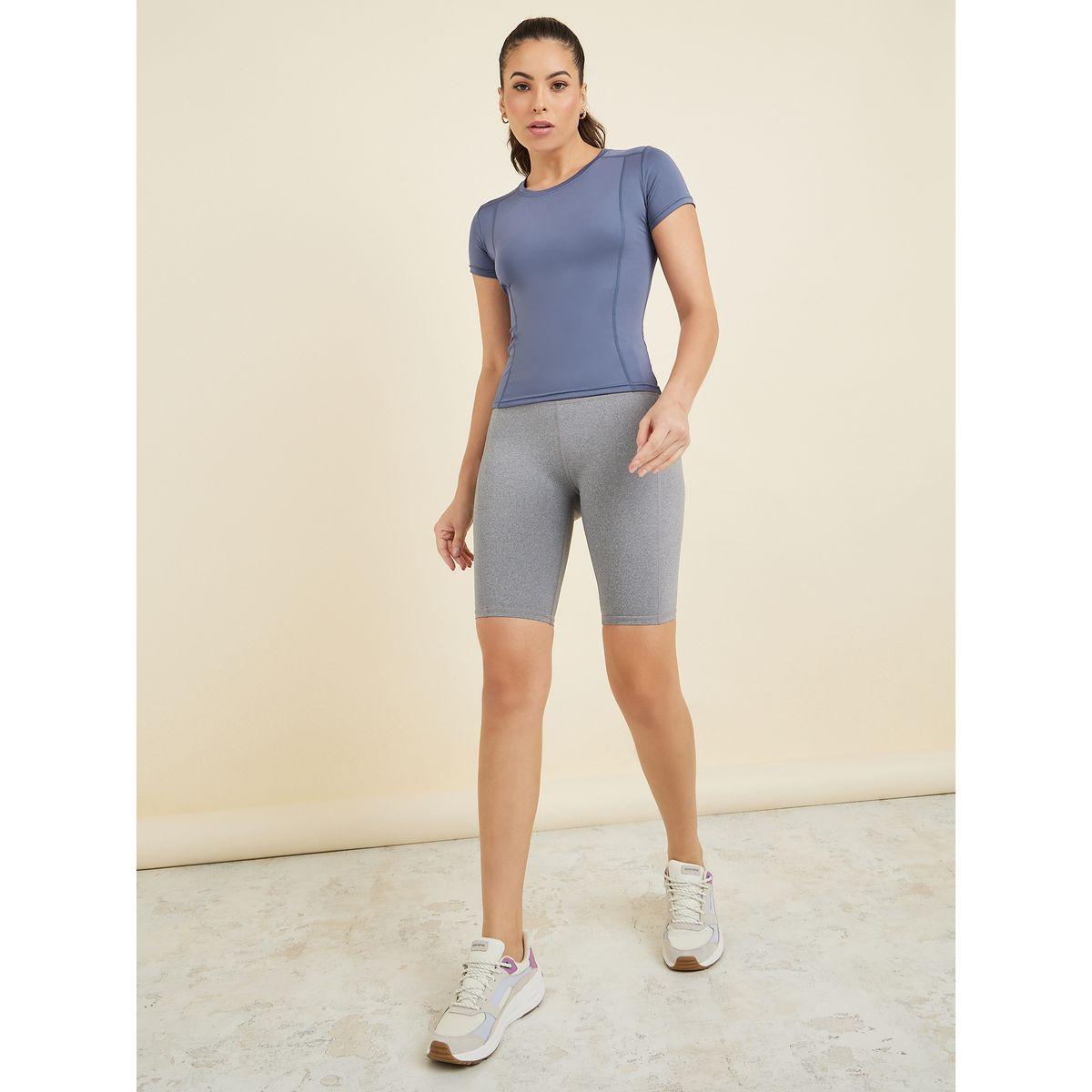 بلوزة رياضية بتداخلات مدروزة-women-clothing-sportswearandactivewear-tshirtsandvests-image-2
