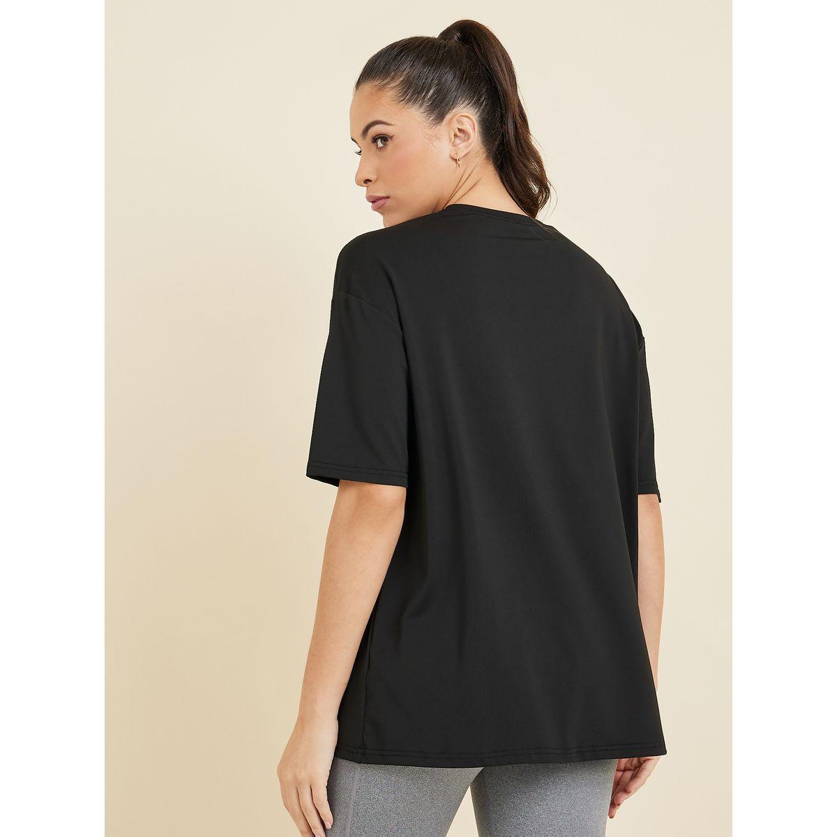 بلوزة مطبعة بكتابة وشق جانبي-women-clothing-sportswearandactivewear-tshirtsandvests-image-4
