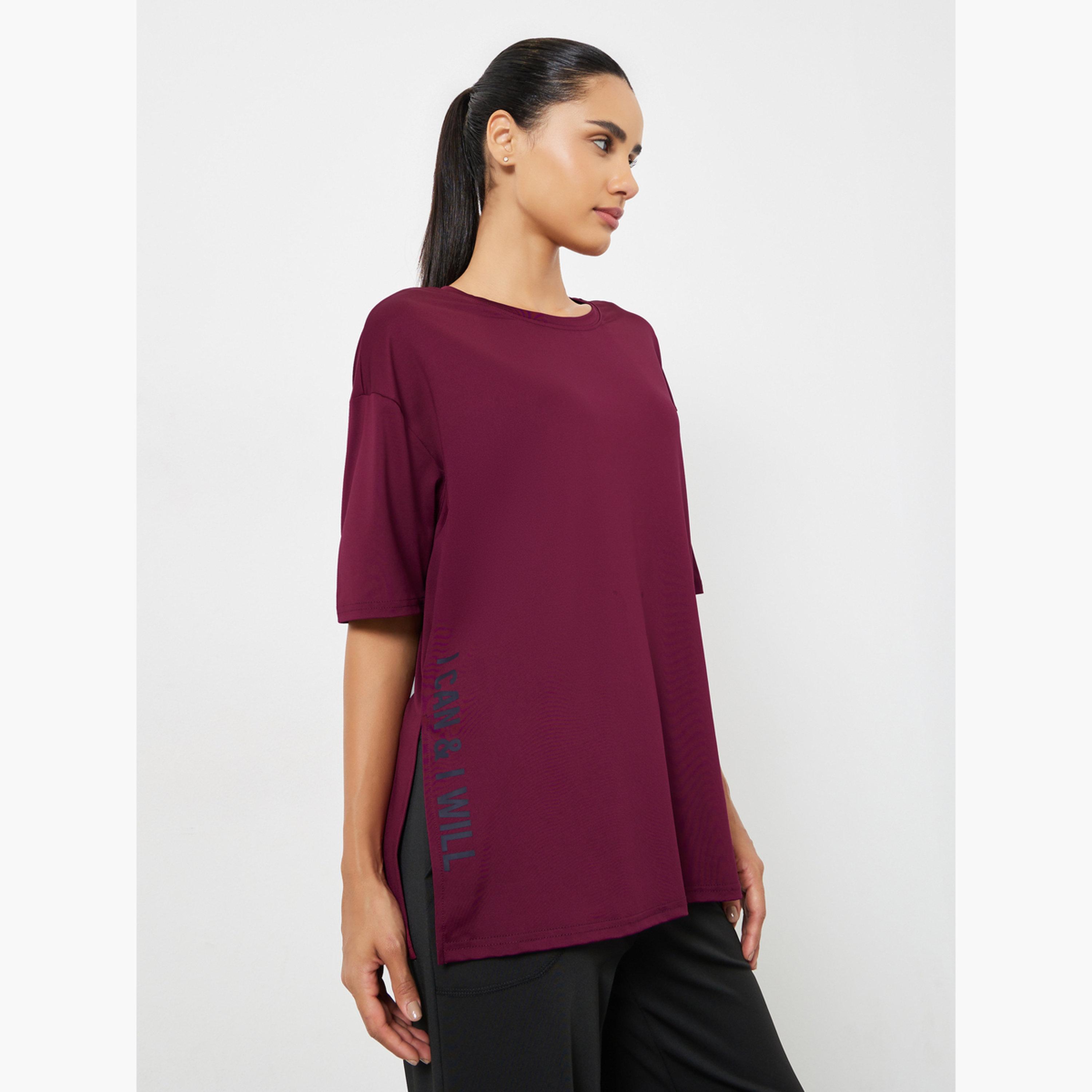 Styli Slogan Side Slit Detail Loose Yoga Fit Top-women-clothing-sportswearandactivewear-tshirtsandvests-image-1