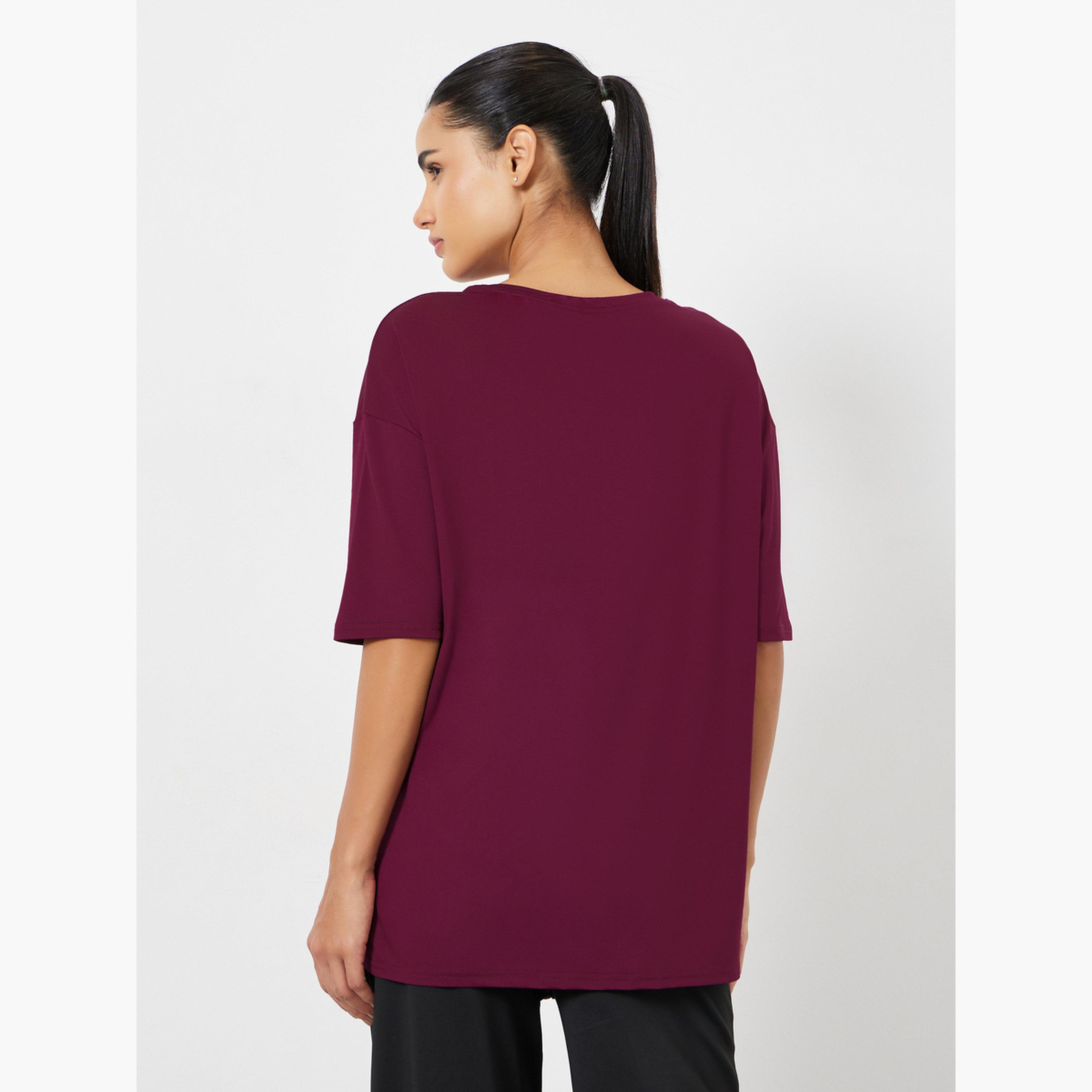 Styli Slogan Side Slit Detail Loose Yoga Fit Top-women-clothing-sportswearandactivewear-tshirtsandvests-image-3