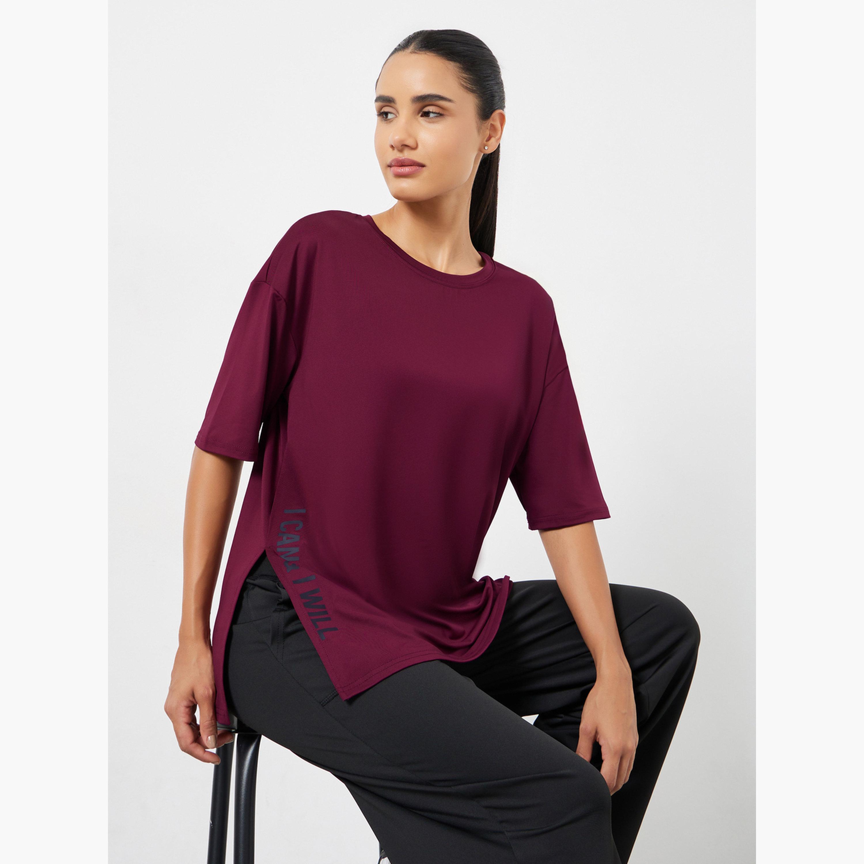 Styli Slogan Side Slit Detail Loose Yoga Fit Top-women-clothing-sportswearandactivewear-tshirtsandvests-image-5
