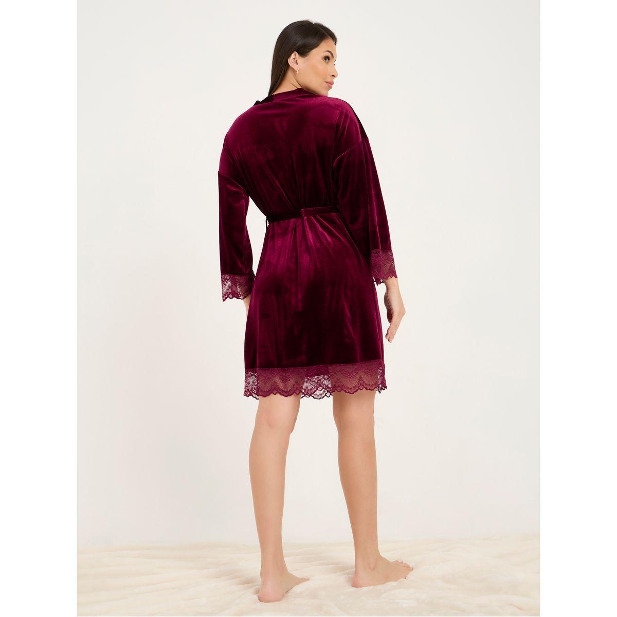 روب مخملي بتفاصيل دانتيل-women-clothing-nightwear-robes-image-4