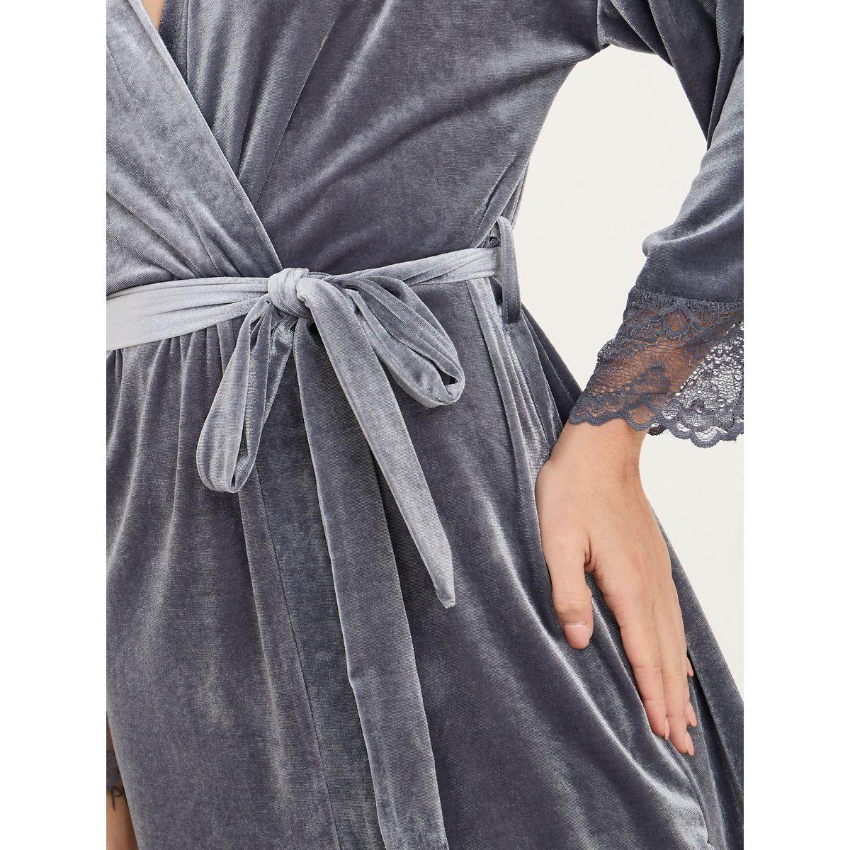 Styli Unwind Velvet Lace Edge Pocket Robe-women-clothing-nightwear-robes-image-3