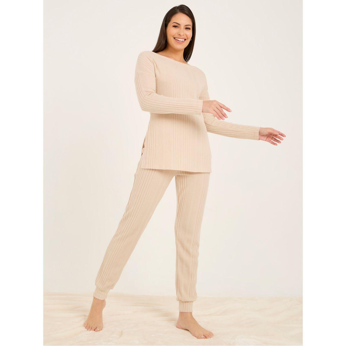 طقم من ( جوغر + بلوزة )-women-clothing-coordsets-image-1
