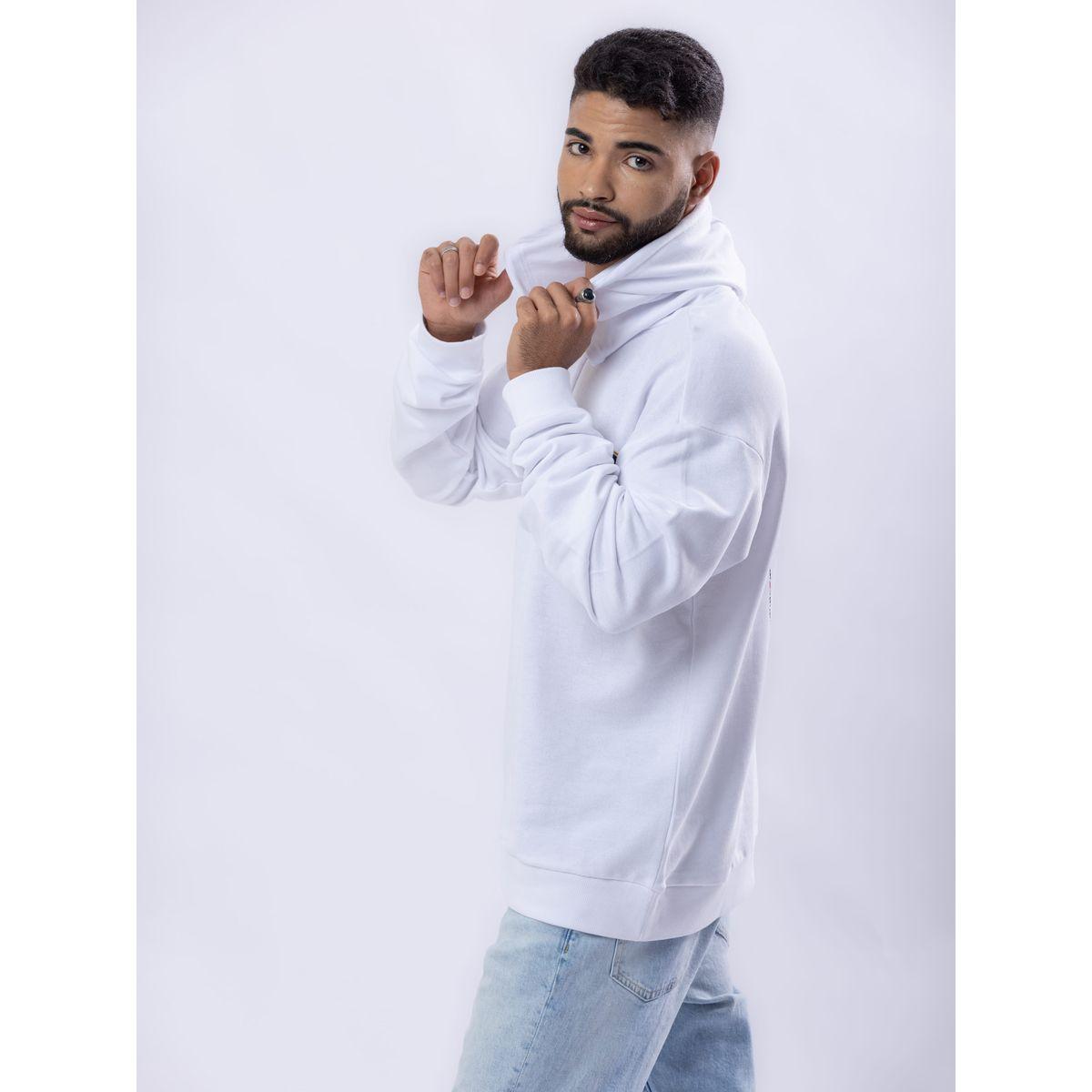 هودي مطبع بطبعة ميكي ماوس أوربان هُول × ستايلي-men-winterwear-hoodiesandsweatshirts-image-2