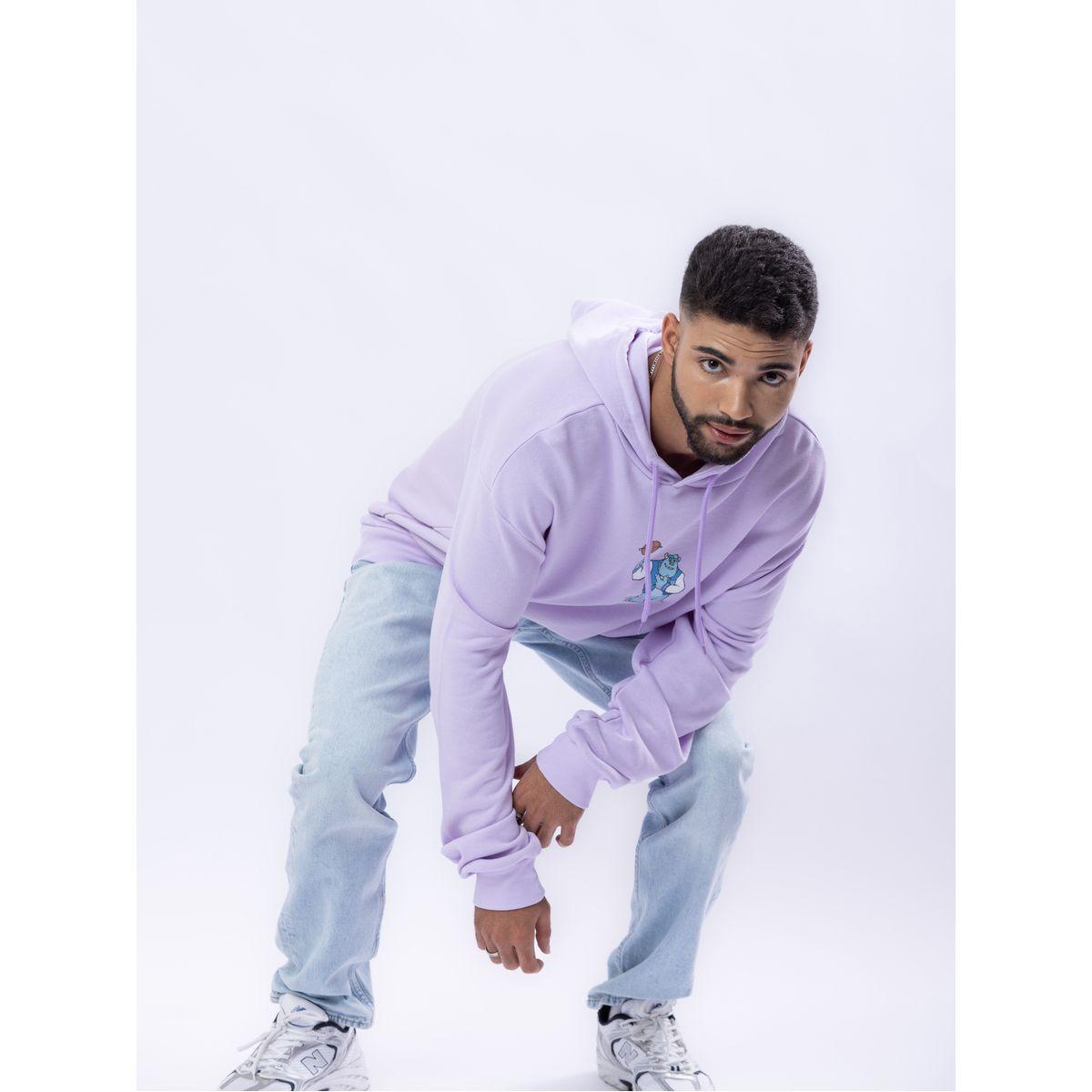 هودي واسع بطبعة ديزني أوربان هُول × ستايلي-men-winterwear-hoodiesandsweatshirts-image-4