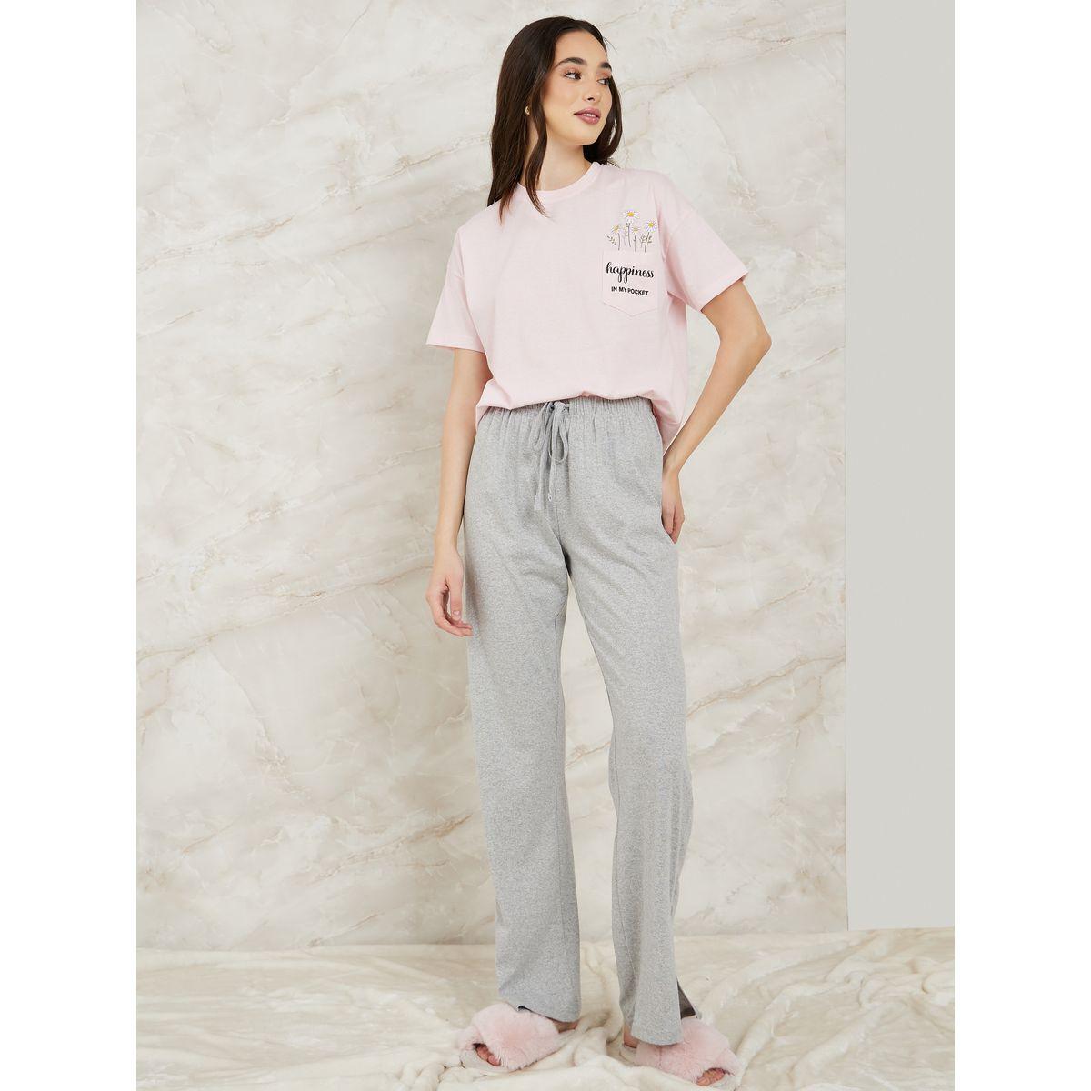 Styli Unwind Floral Pocket T-Shirt & Side Slit Pyjama Set-women-clothing-nightwear-pyjamas-longsets-image-3