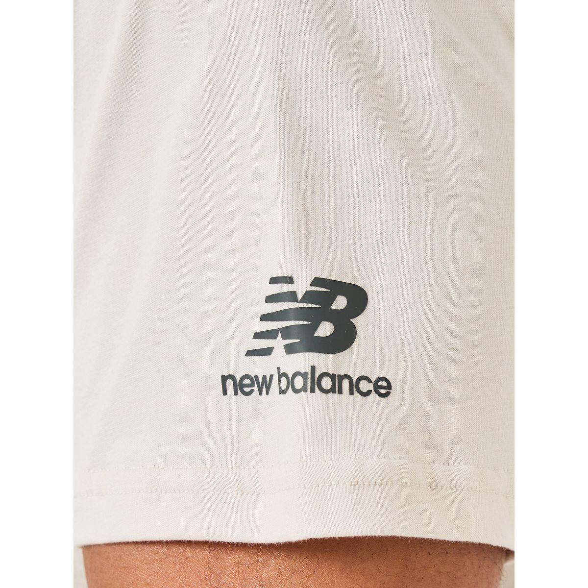 New Balance Essentials Varsity Graphic T-Shirt-men-clothing-tshirtsandpolos-tshirts-image-4