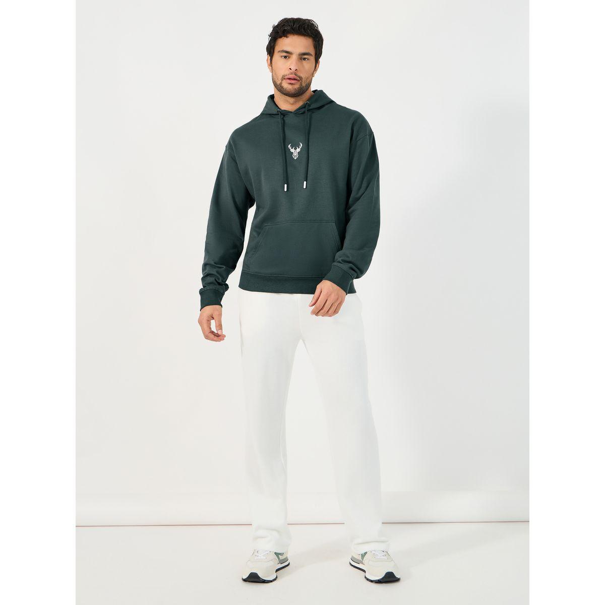 هودي فليس بقصة مريحة وطبعة صغيرة-men-winterwear-hoodiesandsweatshirts-image-2