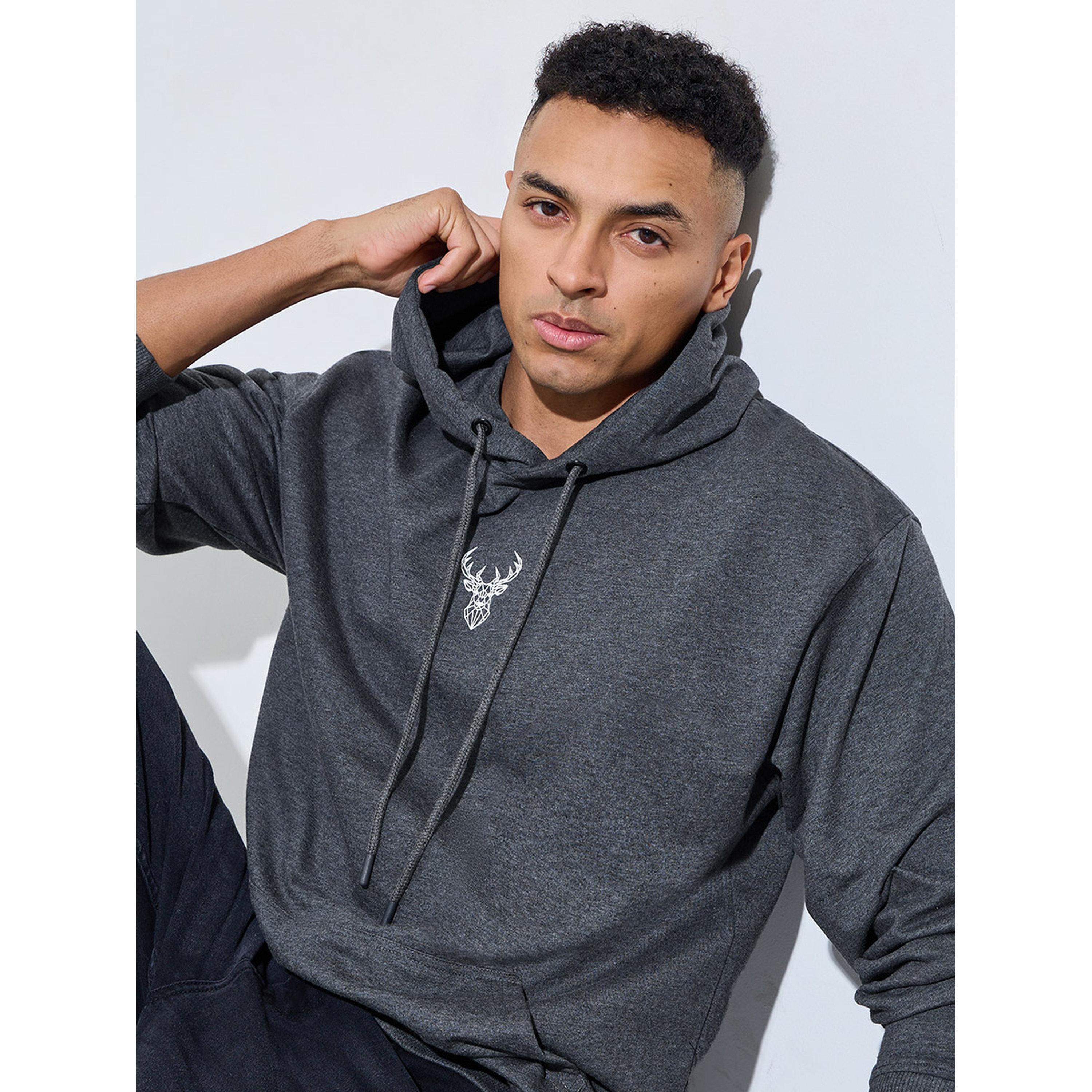 هودي صوف بقصة مريحة وطبعة اتش دي بتصميم بسيط-men-winterwear-hoodiesandsweatshirts-image-3