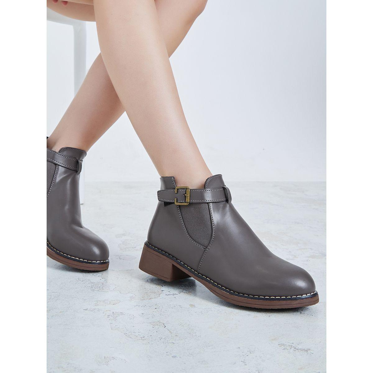 حذاء بوت بحافة بطول الكاحل-women-shoes-boots-image-1