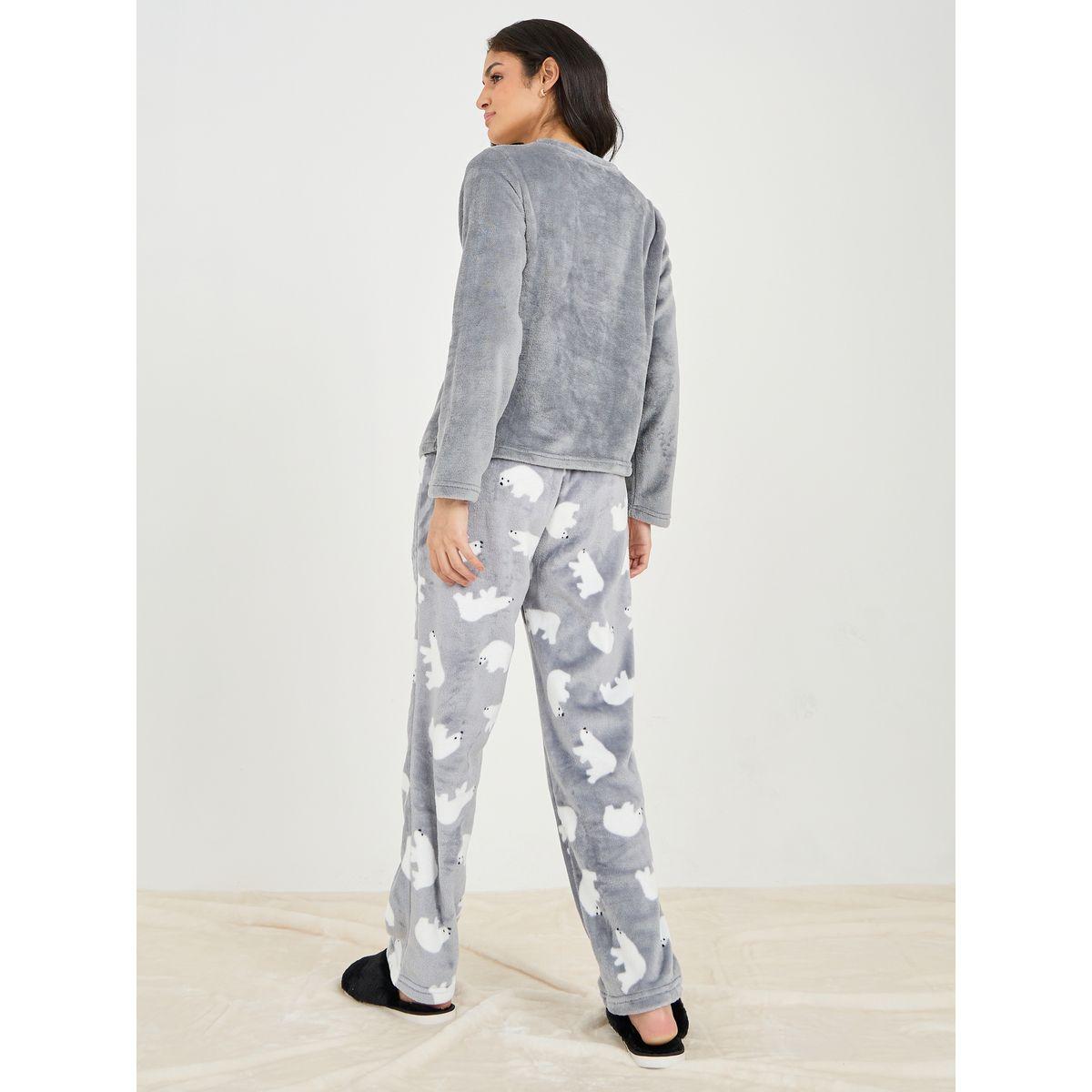 Styli Unwind Polar Bear Design Fleece Top & All Over Print Pyjama Set-women-clothing-nightwear-pyjamas-longsets-image-7