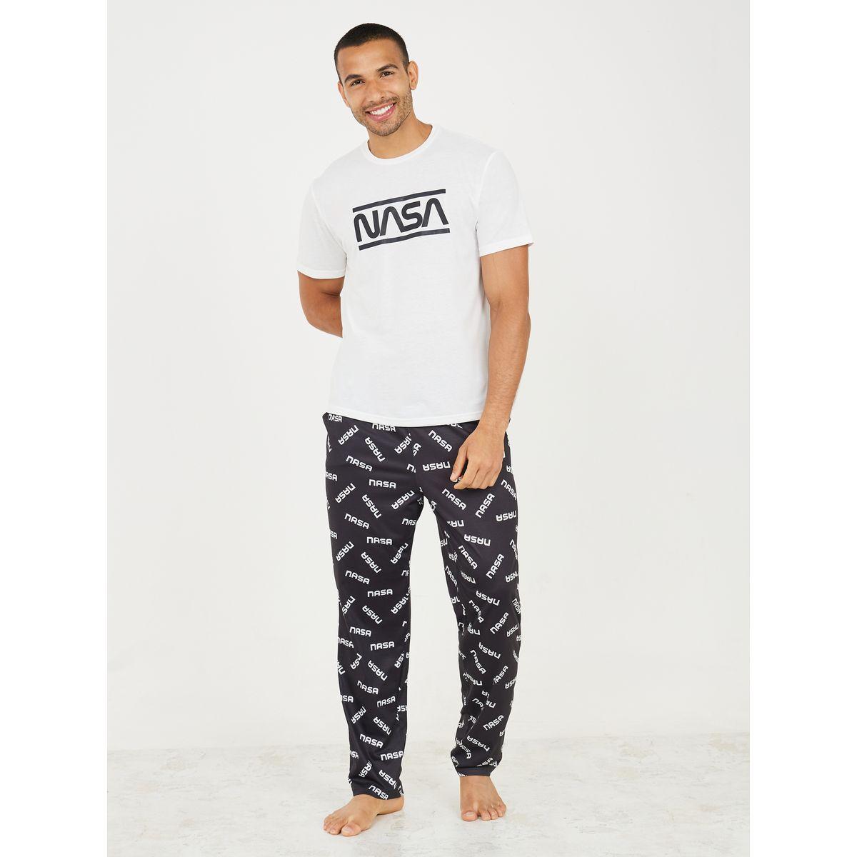 طقم من بنطال بيجاما مع تيشيرت بطبعة ناسا-men-clothing-nightwear-sets-image-1
